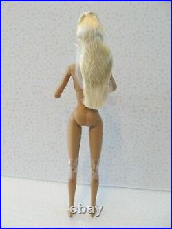 Ipanema Intrigue Poppy Parker Nude With Stand & Coa Integrity Toys New Hispanic