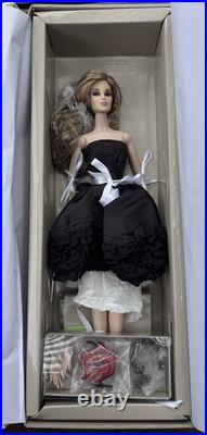 Lady In Waiting Dania Zarr Doll 12 2010 W Club Excl Integrity Fashion Royalty
