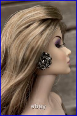 Lady In Waiting Dania Zarr Doll 12 2010 W Club Excl Integrity Fashion Royalty