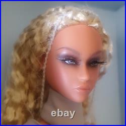 Lovetones 25 Collection Catwalk Meika Doll LE 60 Fashion Royalty Integrity Toys