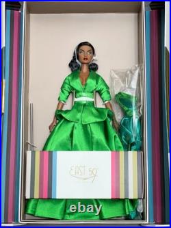 MERRY AND BRIGHT Della Roux East 59th Integrity Toys Fashion Royalty NRFB