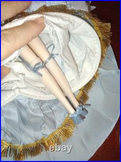 Marie Antoinette 2003 Barbie Doll Limited Edition Mattel 53991 Women of Royalty