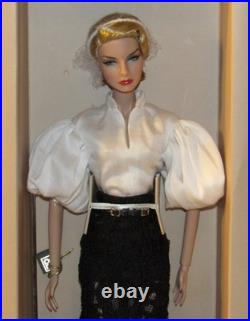 Merveilleuse Agnes Von Weiss NRFB 2017 Fashion Royalty La Femme Coll. LE 1225