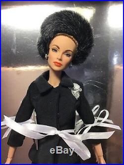 Mommie Dearest Joan Crawford Celebrity Doll Fashion Royalty Integrity