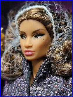 NRFB CARRY ON JANAY INDUSTRY Doll 12 Integrity Toys Fashion Royalty LEGENDARY