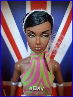 NRFB HOLD THAT TIGER POPPY PARKER INTEGRITY TOYS Doll SWINGING LONDON