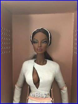 NRFB Modernist Eugenia Perrin-Frost 2018 W Club Exclusive Integrity Toys FR