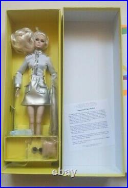 NRFB OUT OF THIS WORLD POPPY PARKER THE MODEL SCENE INTEGRITY TOYS Doll 12 INCH