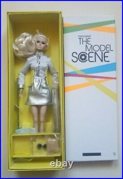 NRFB OUT OF THIS WORLD POPPY PARKER THE MODEL SCENE INTEGRITY TOYS Doll 12 INCH
