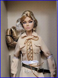 NRFB OUTBACK WALKABOUT POPPY PARKER 12 doll Integrity Toys Fashion Royalty FR
