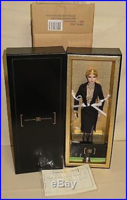 NRFB October Issue AGNES Doll COA SAMPLE 2013 Convention Fashion Royalty