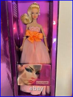 NRFB Poppy Parker Commanding Attention Fashion Royalty Integrity Toys