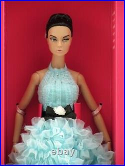 NRFB Poppy Parker Love Is Blue Doll Integrity Toys Centerpiece Exclusive