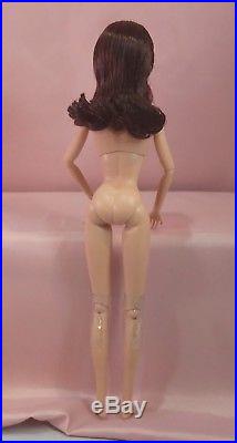 NUDE FR/IT POPPY PARKER Sign of the Times BRUNETTE withStand & EXTRA HANDS