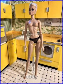 NUDEVERONIQUE PERRINPetite Robe Classique (NUIT) Doll