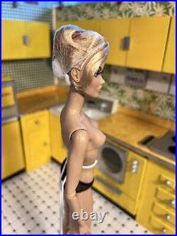 NUDEVERONIQUE PERRINPetite Robe Classique (NUIT) Doll
