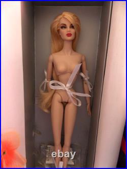 Nostalgia Dania Zarr Integrity Toys Fashion Royalty Doll LE600 Nude box & stand
