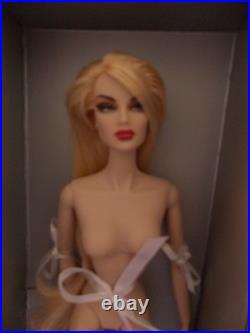 Nostalgia Dania Zarr Integrity Toys Fashion Royalty Doll LE600 Nude box & stand