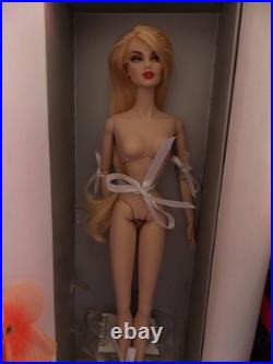 Nostalgia Dania Zarr Integrity Toys Fashion Royalty Doll LE600 Nude box & stand