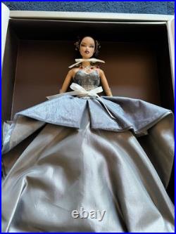 Pale Fire Vanessa Perrin Doll Fashion Royalty By Jason NRFB Pale Fire Vanessa Perrin Doll Fashion Royalty By Jason NRFB