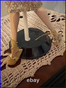 Pale Fire Vanessa Perrin Fashion Royalty Doll Used By Jason Wu Pale Fire Vanessa Perrin Fashion Royalty Doll Used By Jason Wu