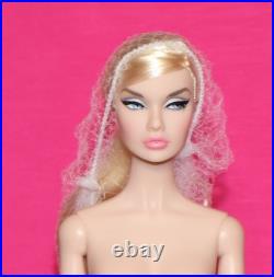 Silver Soiree Nude 12 Poppy Parker 2022 Stay Tuned Event Box Stand COA