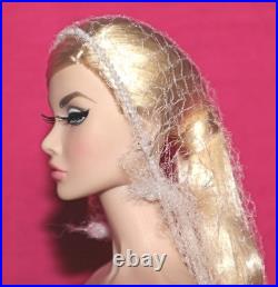 Silver Soiree Nude 12 Poppy Parker 2022 Stay Tuned Event Box Stand COA