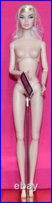 Silver Soiree Nude 12 Poppy Parker 2022 Stay Tuned Event Box Stand COA