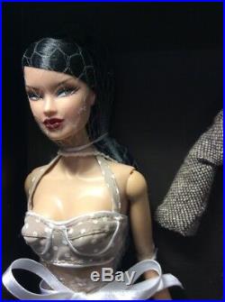 Stylish Escape Fashion Royalty Integrity Doll 2006 Veronique Perrin 91128 Nrfb