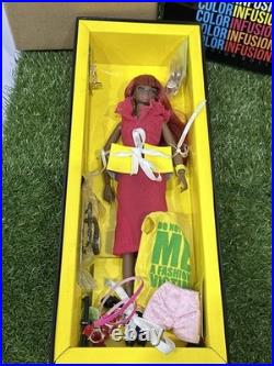 THE COLOR INFUSIONS COLLECTION COSMIC LOVE Amelie Dressed Doll