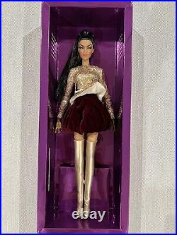 Walking On Gold Adele Makeda Luxelife Centerpiece Fashion Royalty Integrity Toys